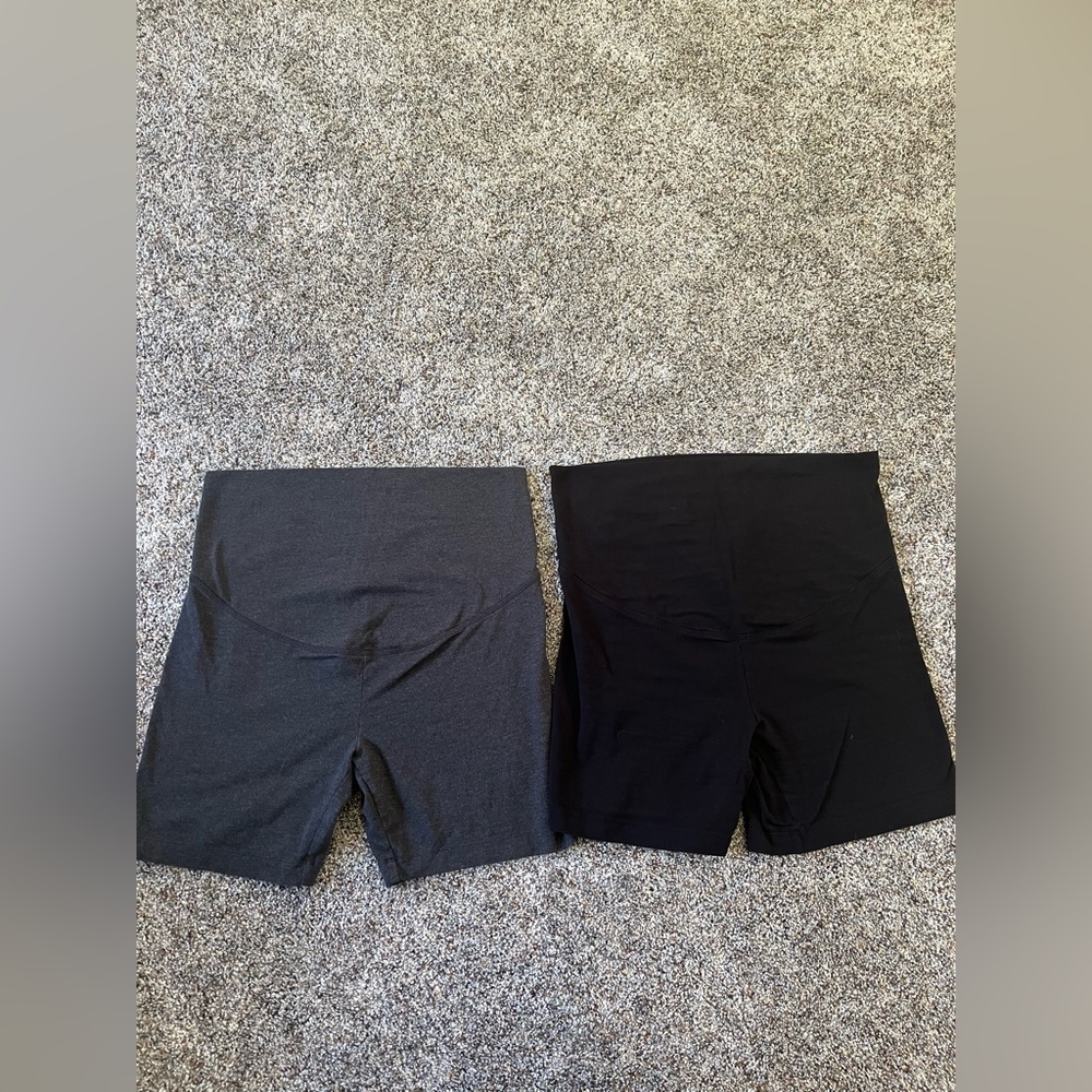 Old Navy Maternity Full-Panel Biker Shorts 2-Pack -- 6-inch inseam